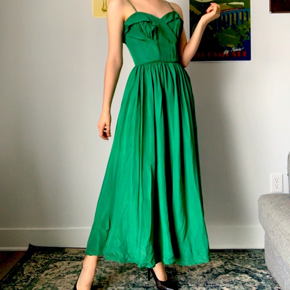 Gorgeous 50’ style evening gown.